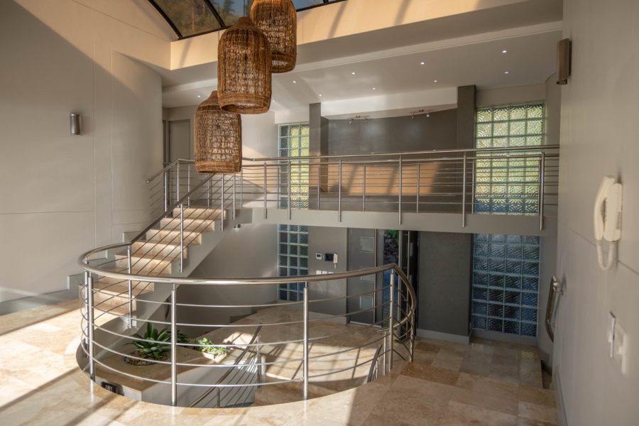 To Let 5 Bedroom Property for Rent in Llandudno Western Cape